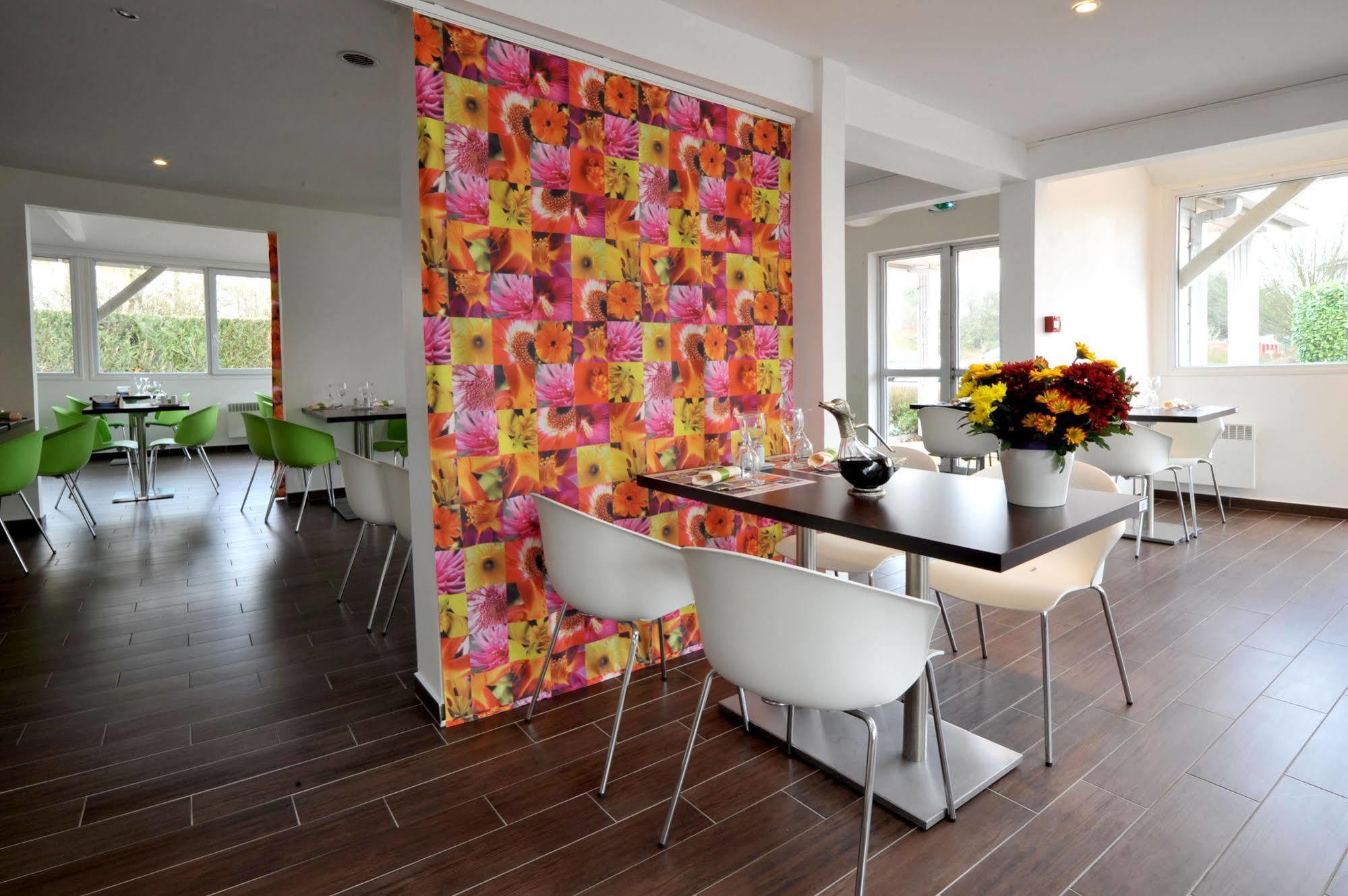 Enzo Hotels Trappes By Kyriad Direct Exterior photo