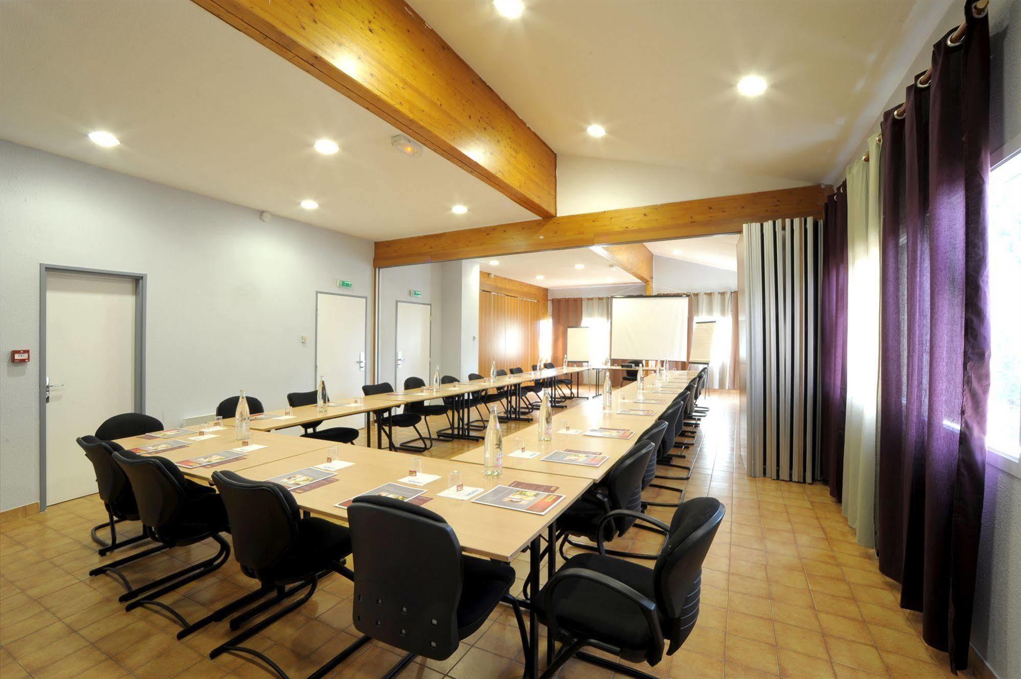 Enzo Hotels Trappes By Kyriad Direct Exterior photo