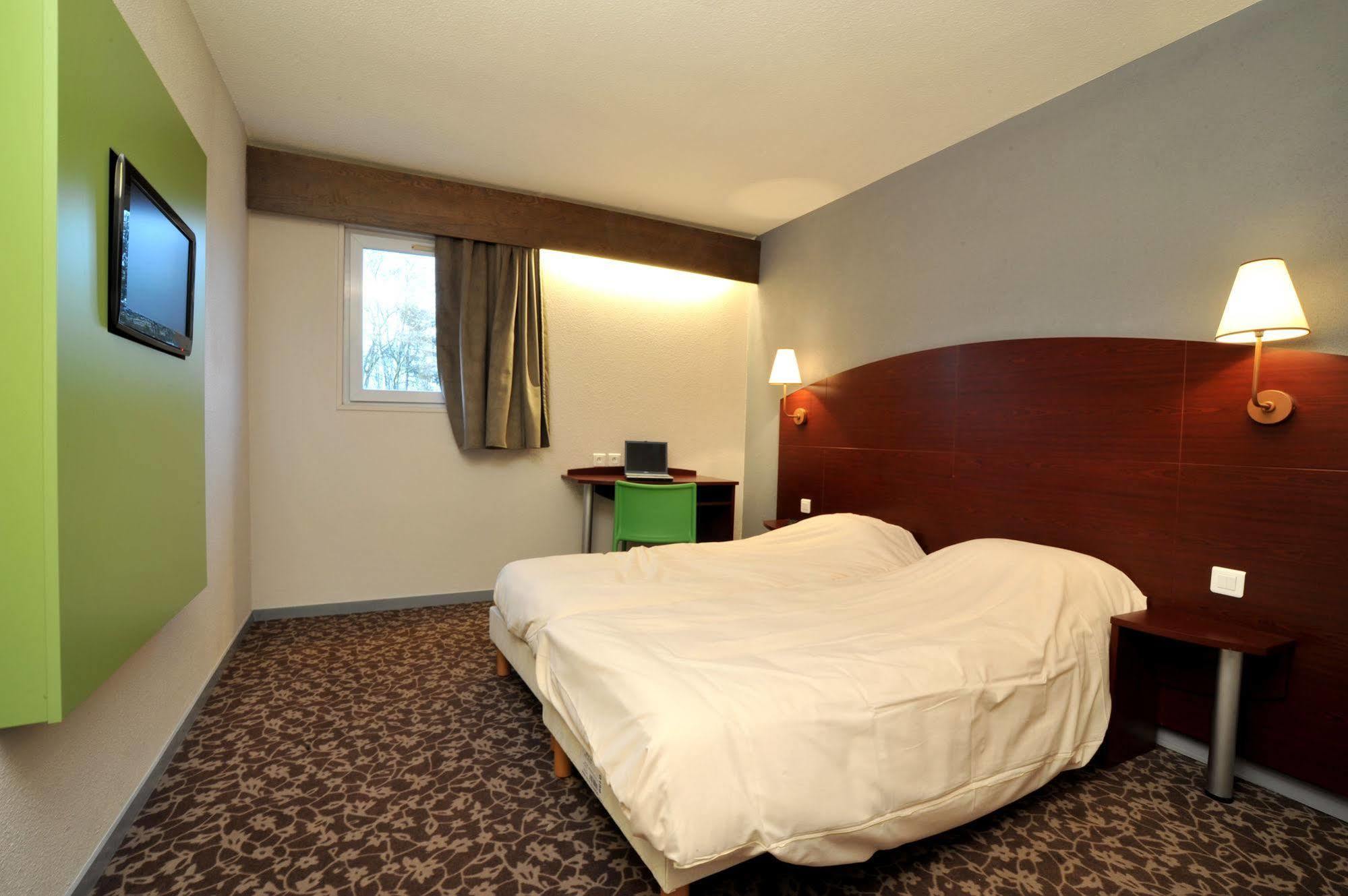 Enzo Hotels Trappes By Kyriad Direct Exterior photo