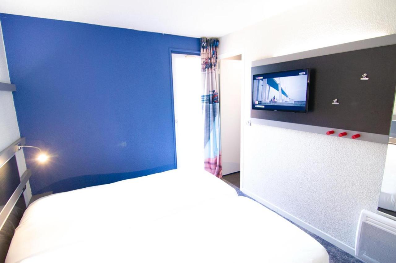 Enzo Hotels Trappes By Kyriad Direct Exterior photo